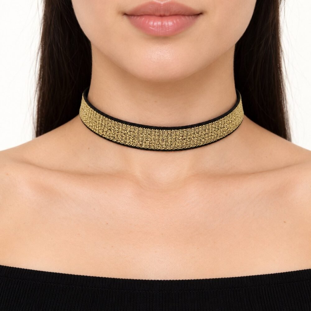 Çift Yönlü Tasma Choker Kolye – boyunda önden görünüm