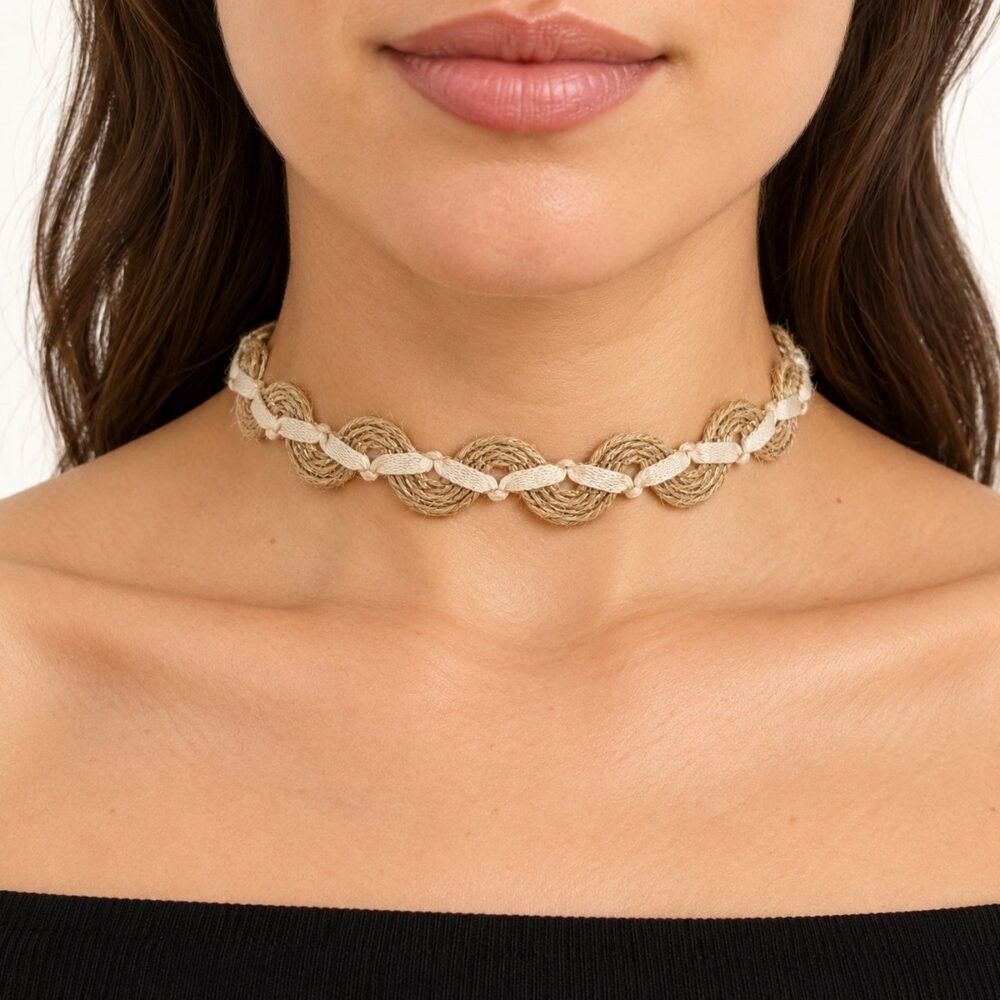 Jüt İplik Tasarım Choker Kolye – boyunda önden görünüm