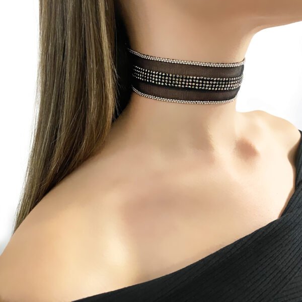 Işıltılı Taşlı ve Tüllü Choker Kolye